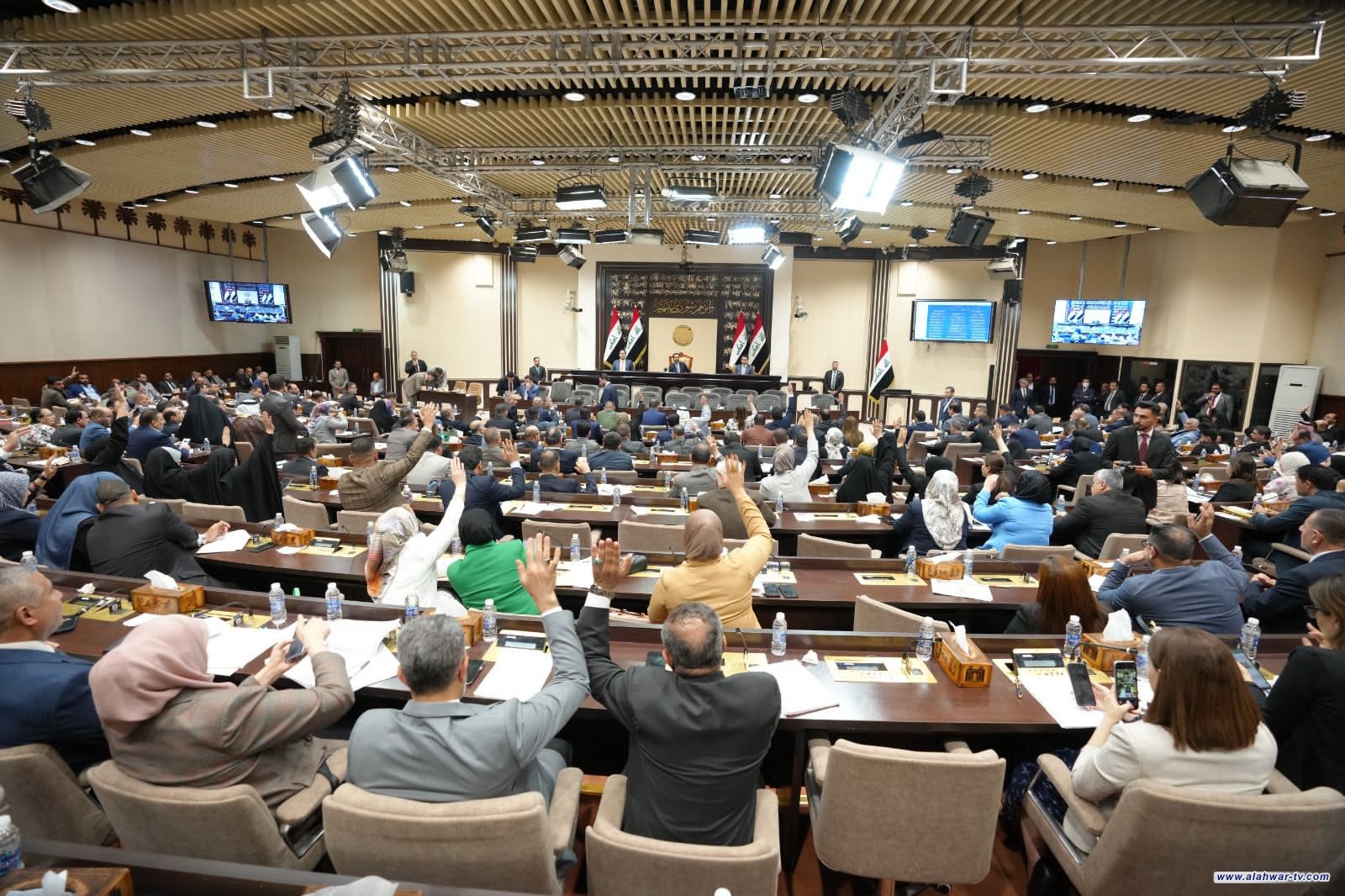 مجلس النواب يقر الموازنة الثلاثية